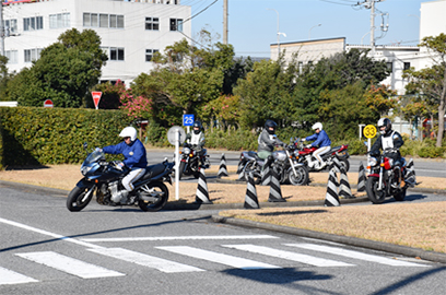 センター 千葉 県 幕張 免許 千葉県免許センター幕張の混雑状況と更新を早く終わらせる方法まとめ！